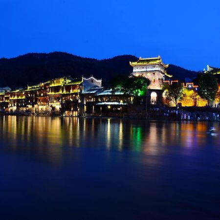 Fenghuang Slowly Time Inn Екстер'єр фото