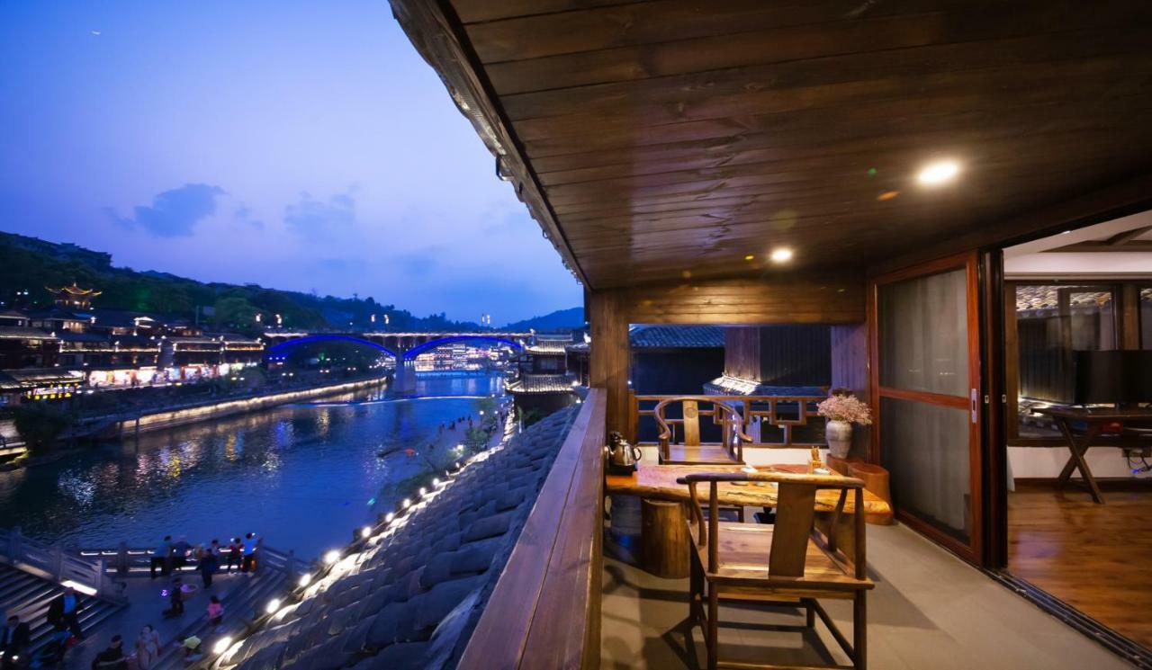 Fenghuang Slowly Time Inn Екстер'єр фото