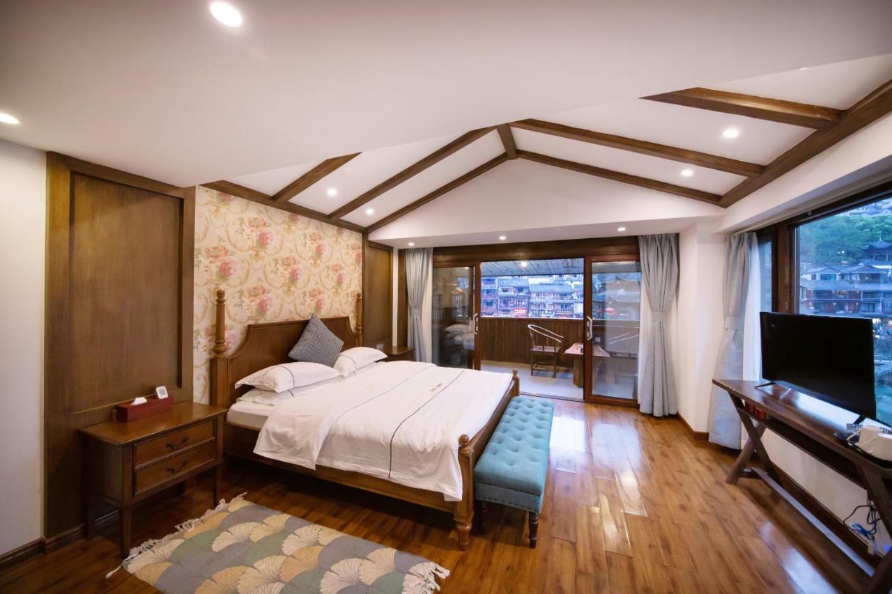 Fenghuang Slowly Time Inn Екстер'єр фото
