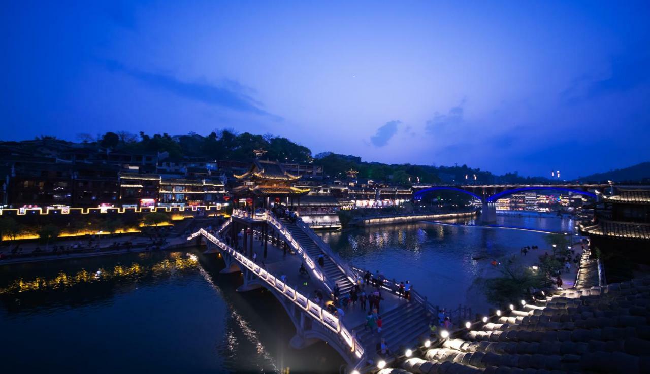 Fenghuang Slowly Time Inn Екстер'єр фото