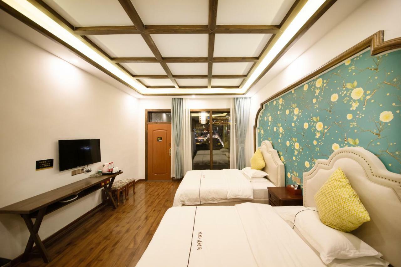 Fenghuang Slowly Time Inn Екстер'єр фото