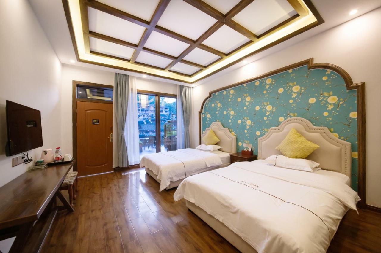 Fenghuang Slowly Time Inn Екстер'єр фото