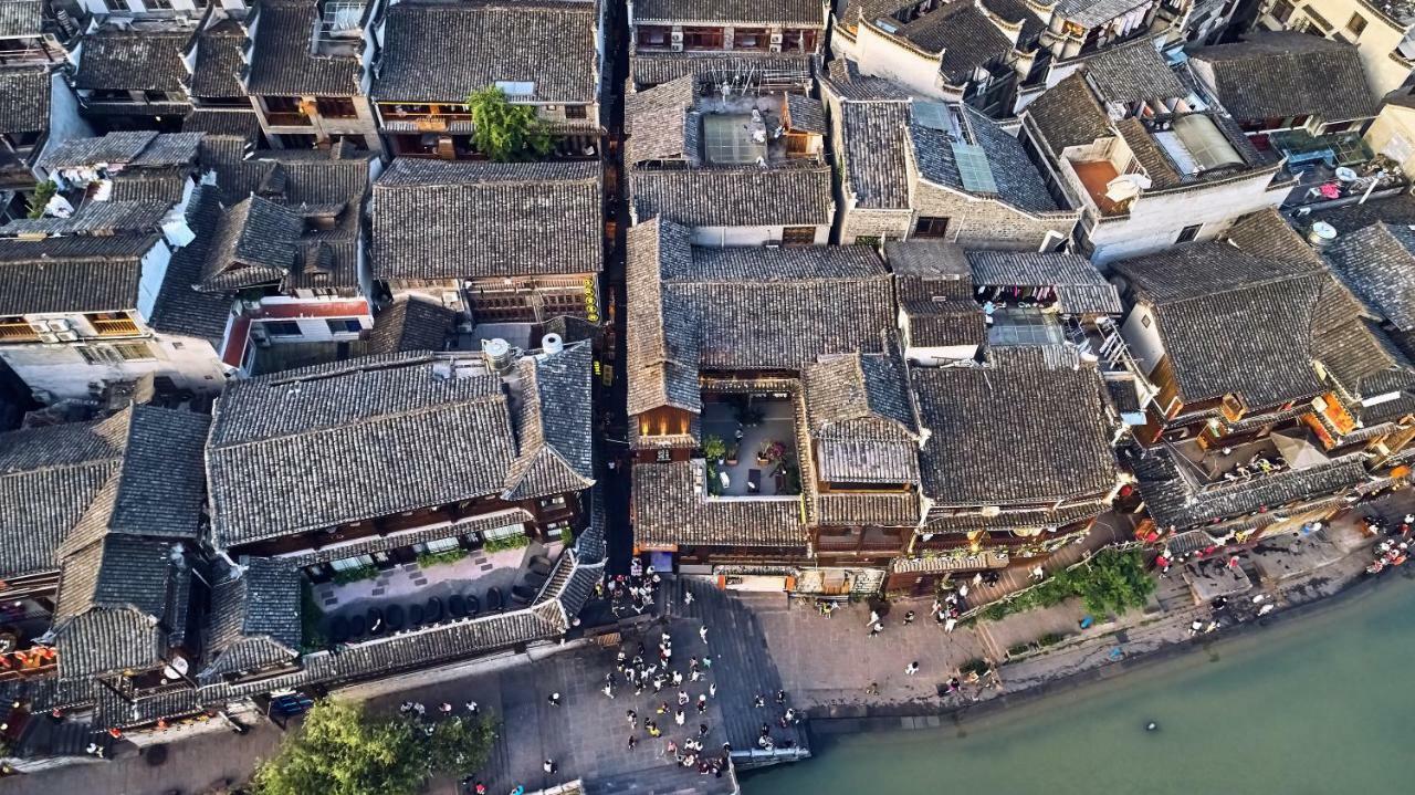 Fenghuang Slowly Time Inn Екстер'єр фото